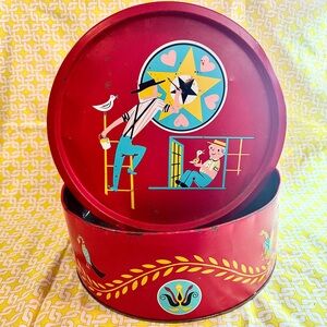 Vintage 10” Bachman Pennsylvania Dutch Red Decorative Tin